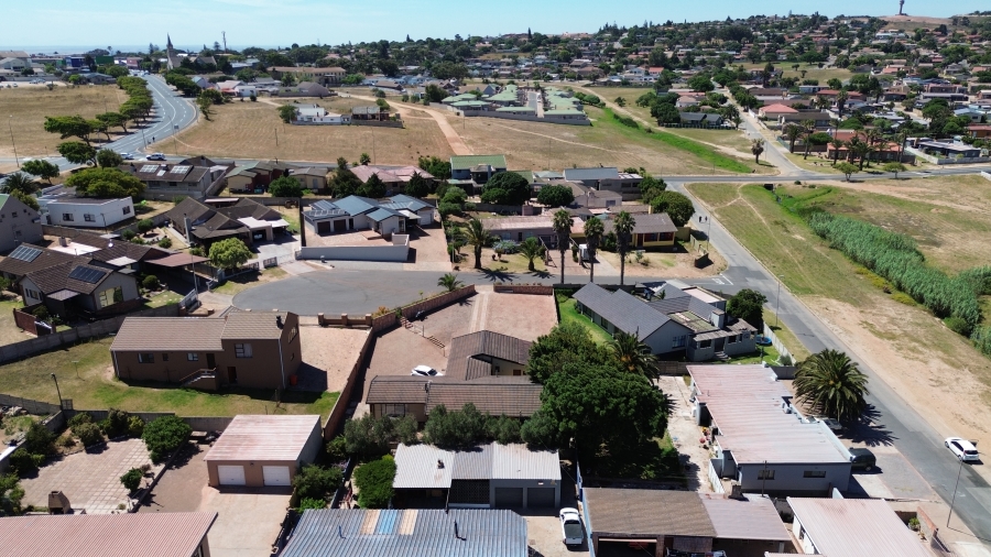 5 Bedroom Property for Sale in Vredenburg Western Cape